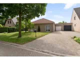 Huis te koop Wuustwezel - Rustige locatie, gerenoveerd, zwembad