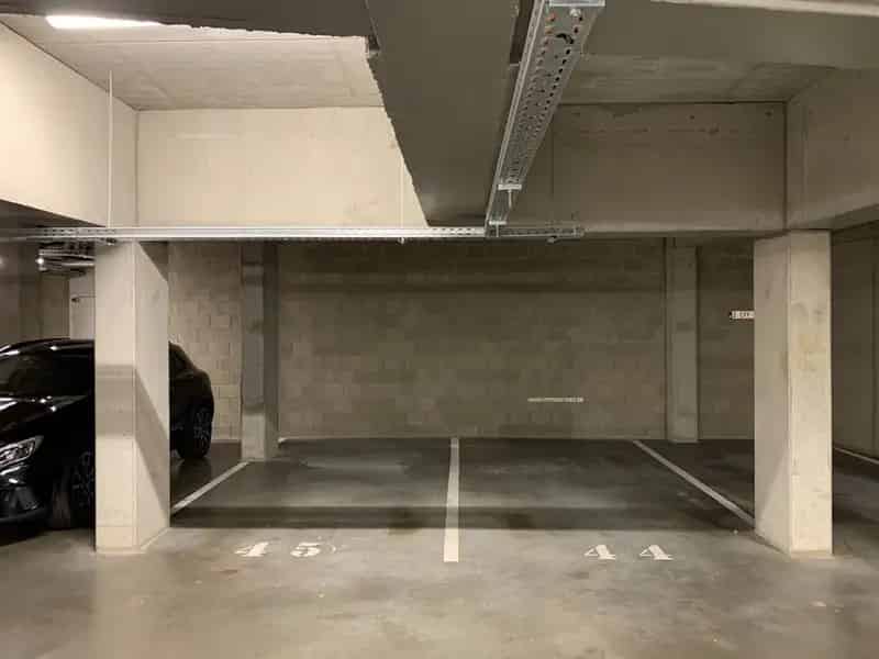 Nieuwbouw garage te huur in Harelbeke