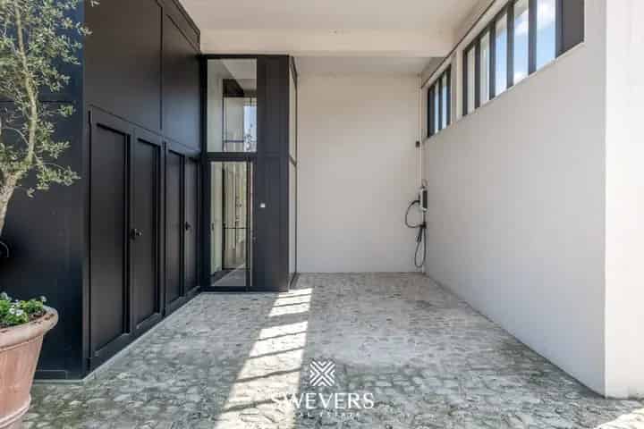 State-of-the-art loft met privétuin en zwembad in Mol (verkoop onder registratie)