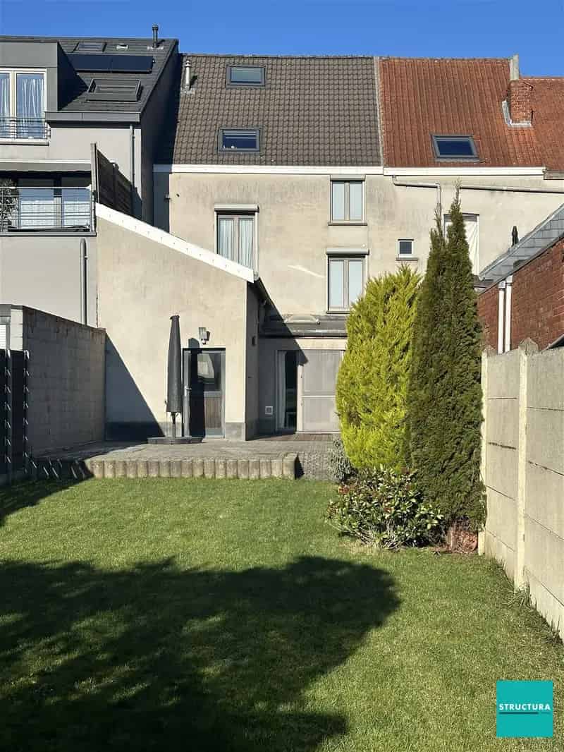 Woning met diverse mogelijkheden ( vrij beroep, praktijk,...)