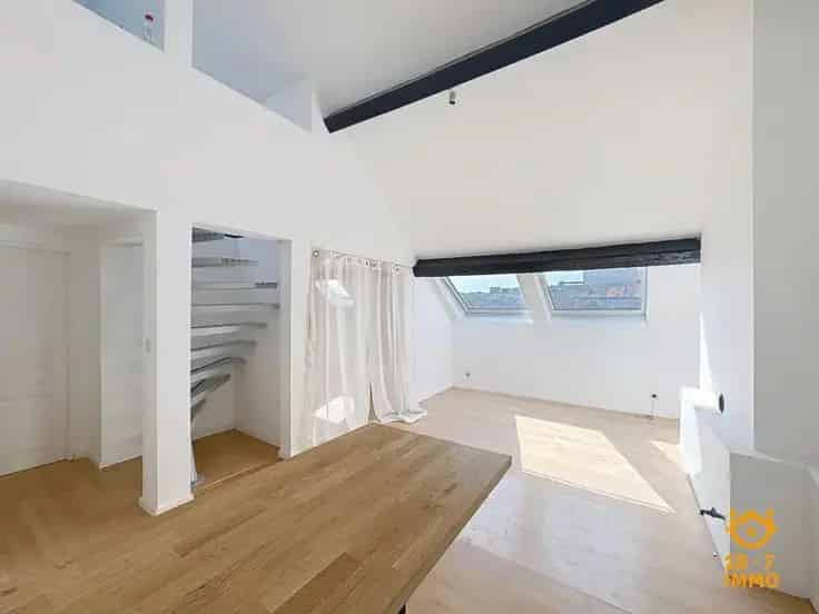 Appartement te koop nabij Tour & Taxis