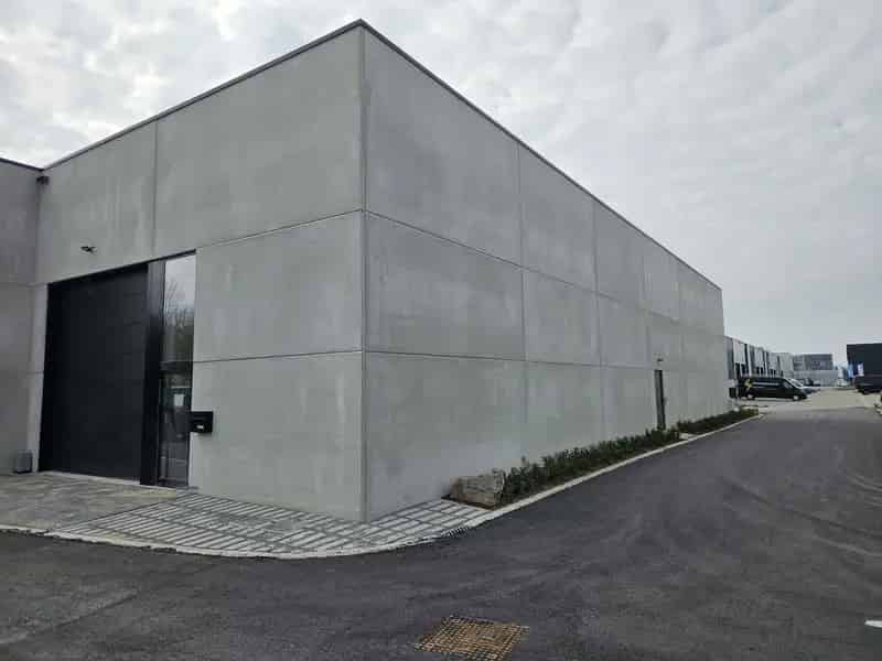 KMO-unit van 150m² te huur in Hasselt.