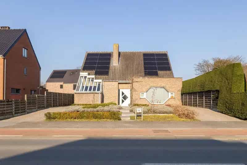 Energiezuinige, instapklare woning met zwembad