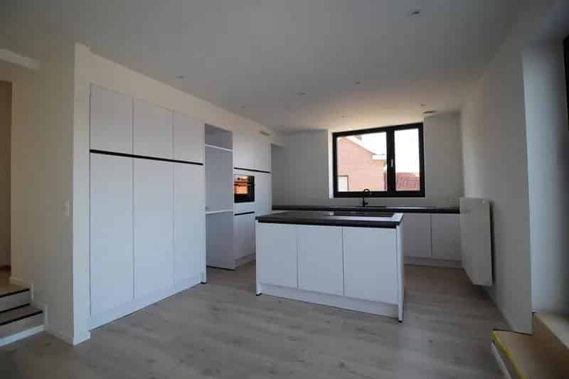 Zeer aangenaam duplexappartement te huur in centrum Adegem.