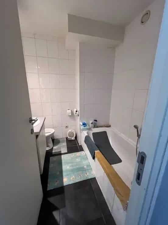 Gemeubelde Studio Te Koop Recente Residentie Groot Balkon Investering