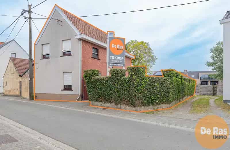 UITBERGEN - Te renoveren woning met tuin in rustige straat