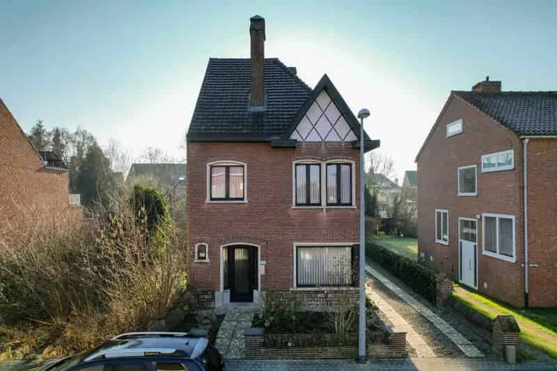 Halfopen bebouwing met karakter op toplocatie in Mechelen