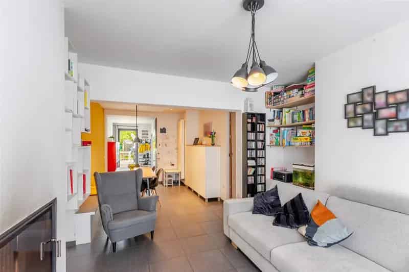Instapklare woning met grote tuin, terras in Lebbeke