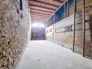 Huis te koop Chantemelle renovatieproject grote tuin