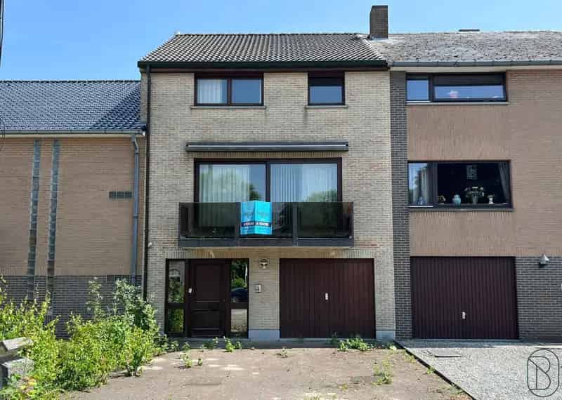 Huis te huur: Bel-etagewoning met 3 slaapkamers en garage
