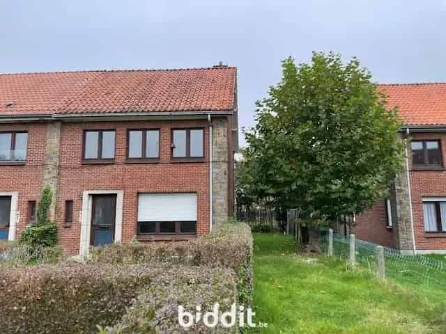 GUNSTIG GELEGEN WONING    