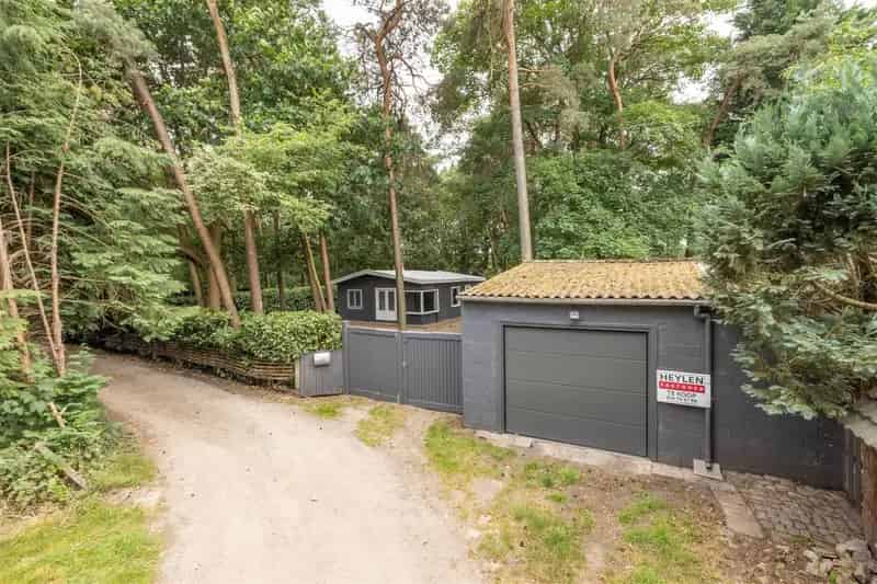 Vergund, op te frissen weekendverblijf op 1.261m²
