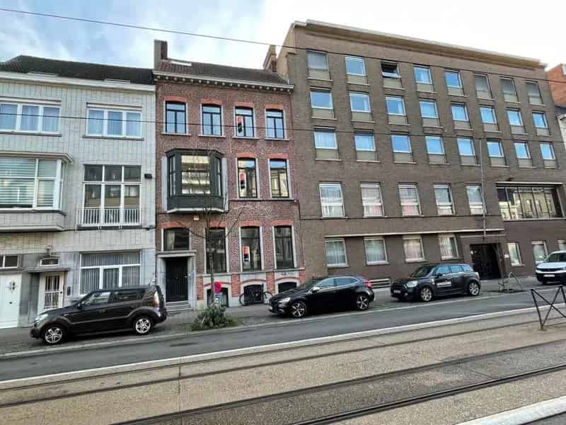 Prestigieus herenhuis met stadstuin gelegen Gent Sint-Pieters.