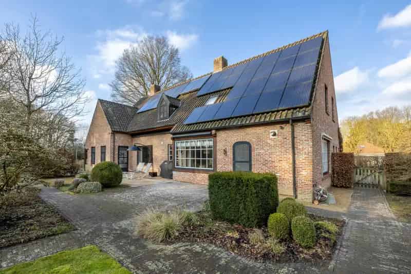 Huis te huur Zoersel: Luxe villa met 5 slaapkamers en tuin