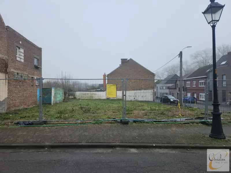 Vergunde bouwgrond voor 3 woningen aan de Kerk van Iddergem