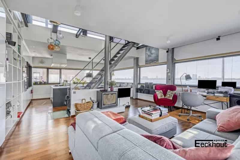 Moderne, architecturale villa met prachtige terrassen en uitmuntend zicht op de Spuikom!
