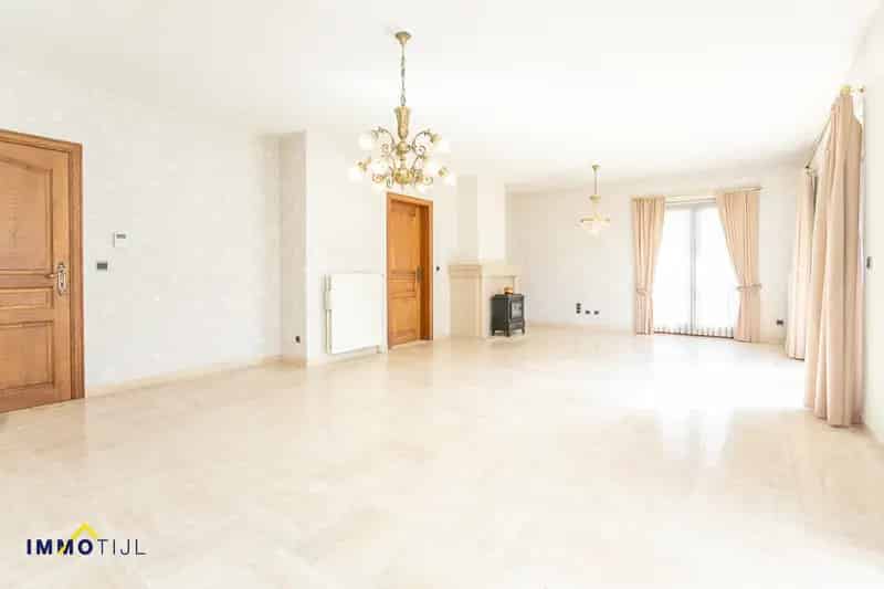 Fraaie villawoning, 5 kamers en mooie tuin!
