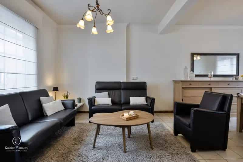 Eéngezinswoning met 4 slpks én inpandige garage
