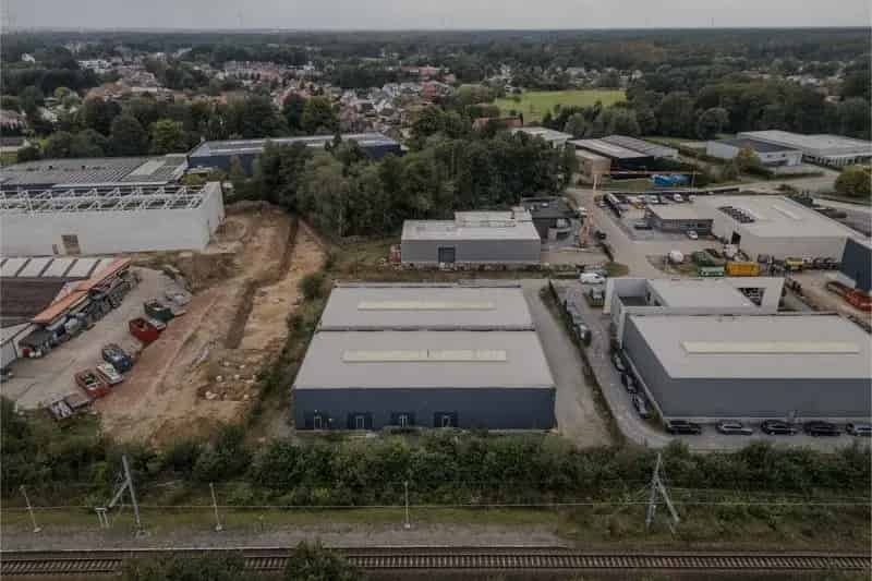 Veelzijdig industriehal van 1.280 m² op een perceel van 33a71ca.
