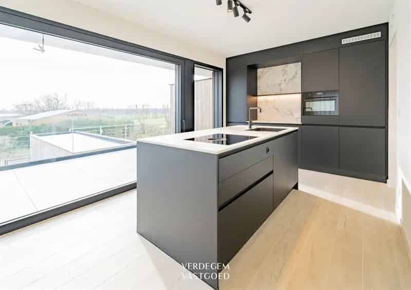 Appartement te koop in Oosteeklo