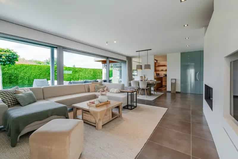 Eigentijdse high end villa met tuin, ruim terras & dubbele garage