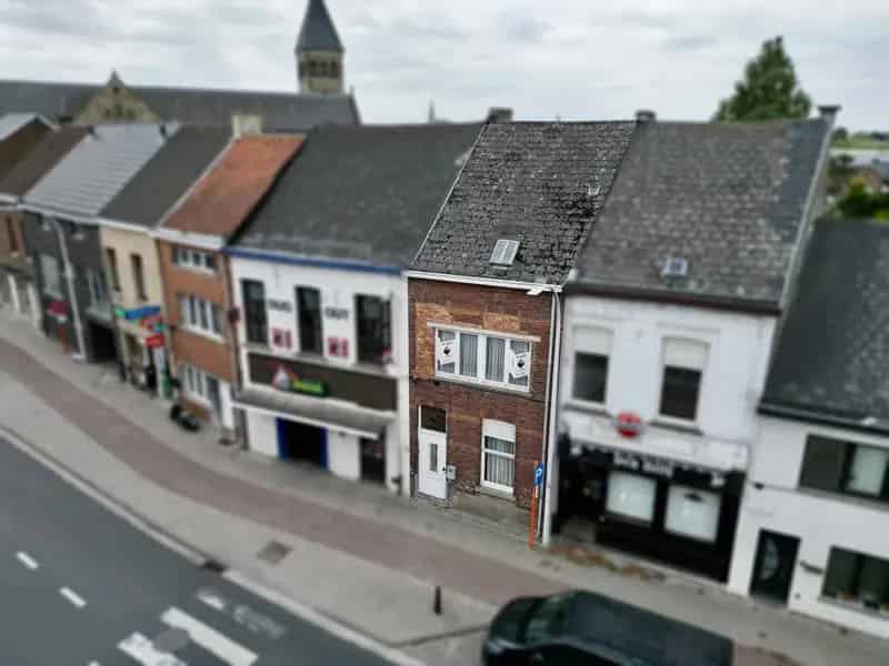 Centraal gelegen rijwoning met 2 SLPK én mooie stadstuin!