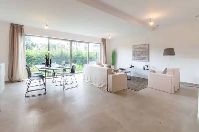 Nieuwbouwwoning met 3 slaapkamers, garage en tuin