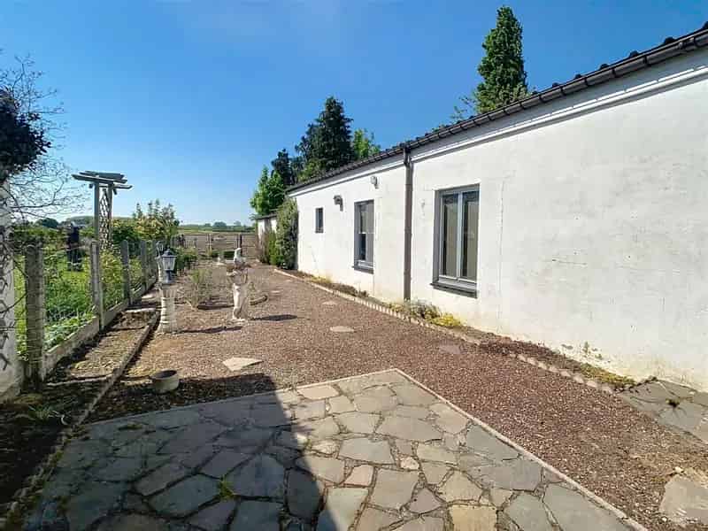 Ruime woning, 3 slpks, bijgebouwen, garage, tuin, 6a 81ca