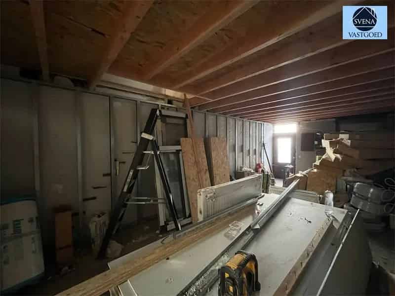 OPEN BEBOUWING GELEGEN IN GROENE OMGEVING