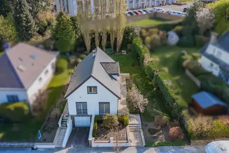 Villa met vier slaapkamers in Nivelles