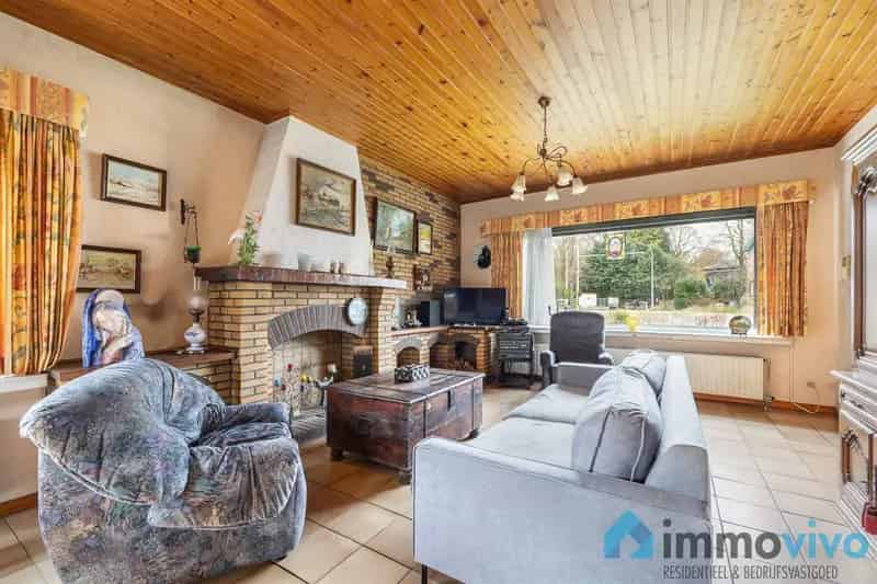 Ruime villa op mooi perceel van 634 m² in residentiële wijk Hoverheide