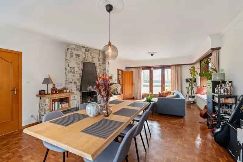 Woning met 3 slaapkamers op perceel van ca. 3.352 m²