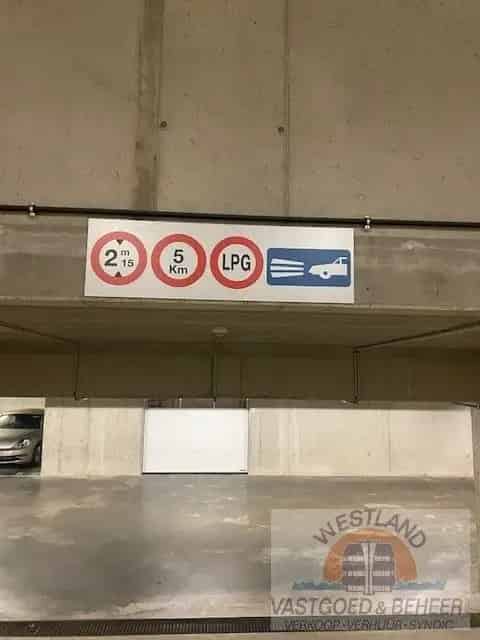 Overdekte staanplaats - Nieuwpoort Stad