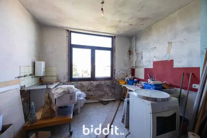 GOED GELEGEN WONING MET TUIN