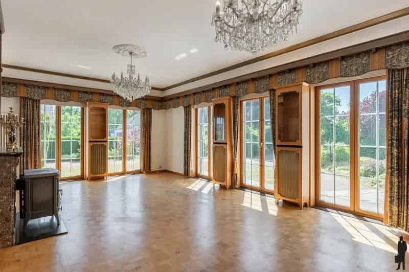 Uitzonderlijk gelegen villa nabij groen op grond van 2.785m²