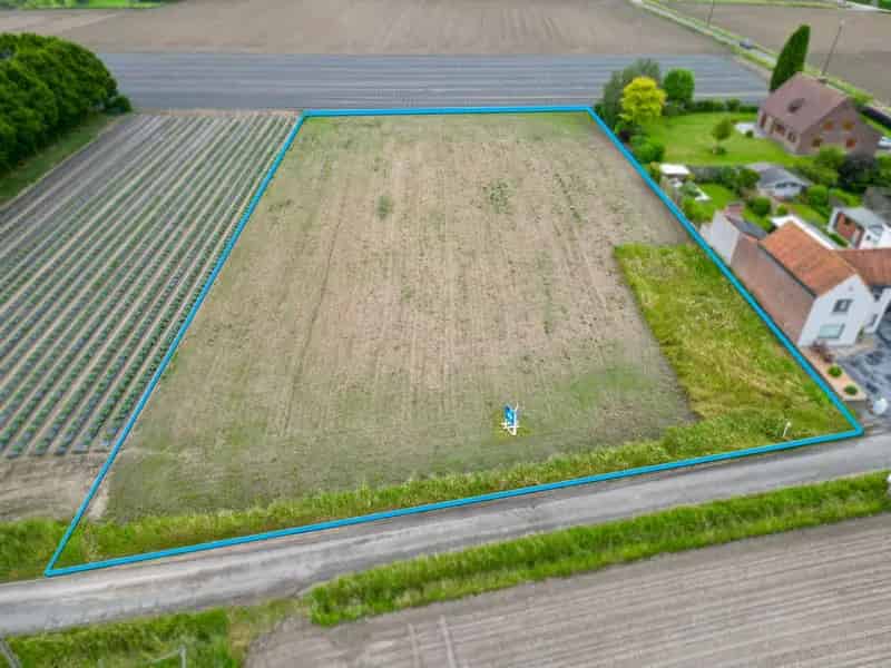Ruime Bouwgrond Izegem 3951m² Halfopen Bebouwing
