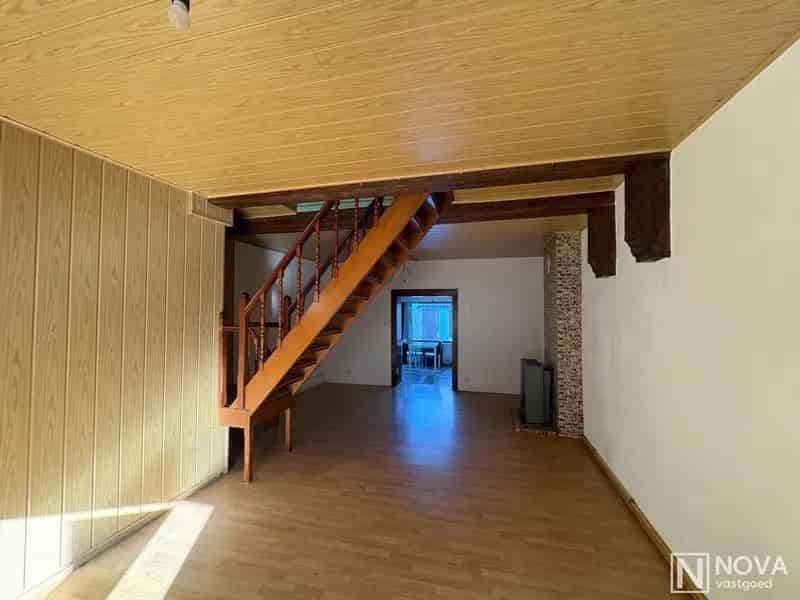 Centraal gelegen rijwoning te Nieuwpoort met 2 slaapkamers.