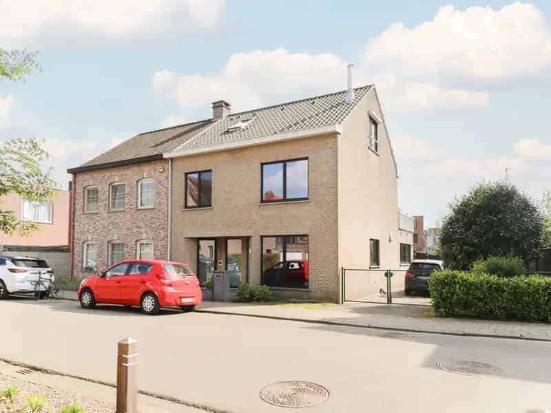Huis te huur Borsbeek 4 slaapkamers 2 badkamers