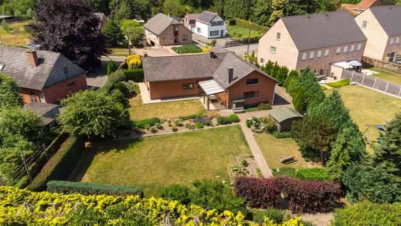 Te renoveren woning met 4 SLPK op groot perceel te Baal