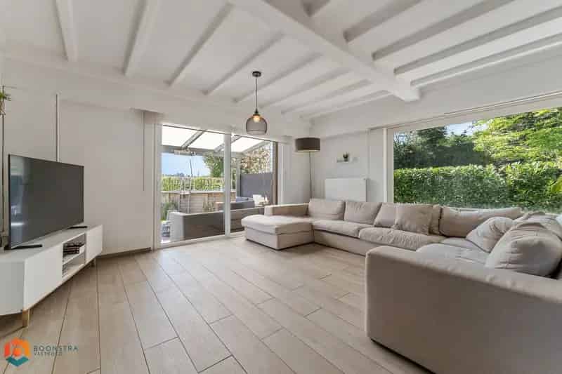 Instapklare woning met 4 slpkrs, tuin en zwembad te Sint-Katelijne-Waver