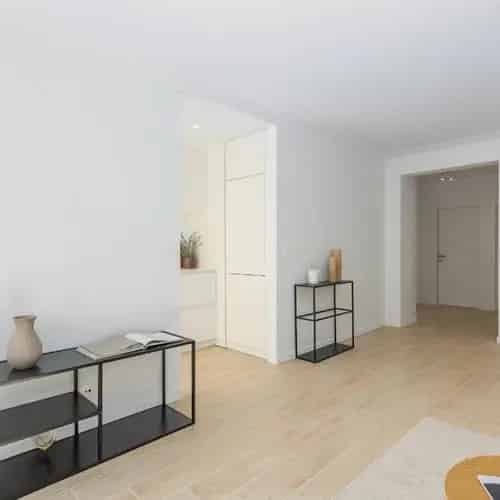 Gerenoveerd 2 slaapkamer appartement