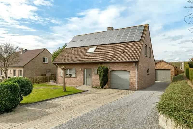Gezinswoning te huur Zoutleeuw 3 slaapkamers tuin garage zonnepanelen