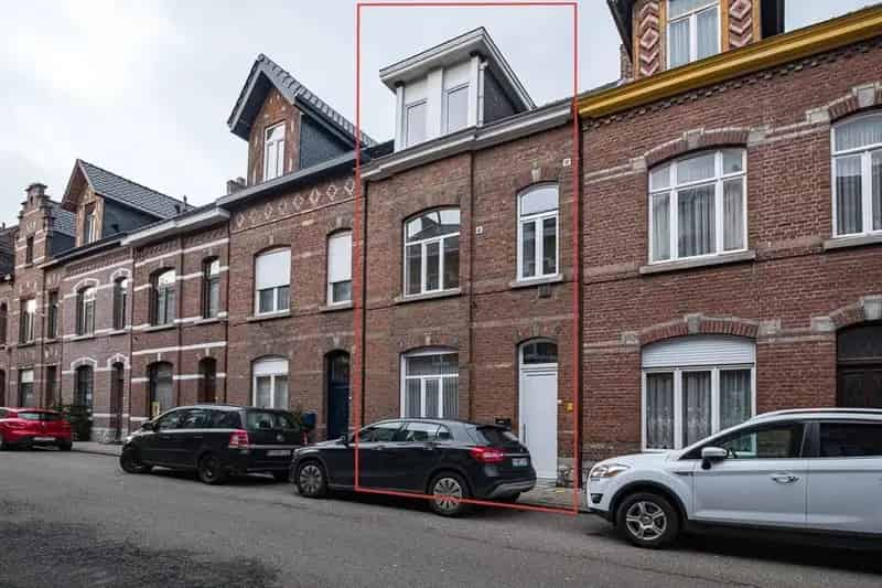Rijwoning te koop nabij centrum