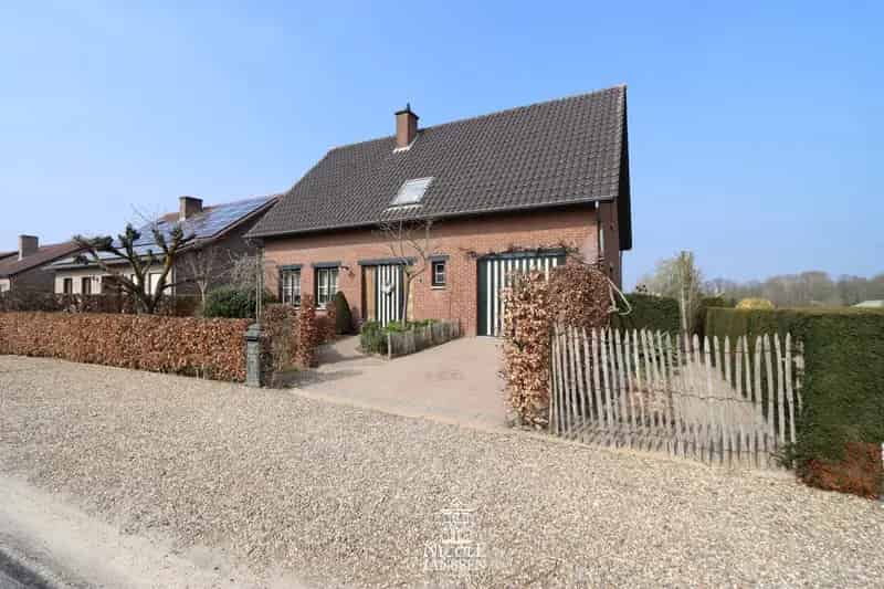 Mooi, verzorgd vrijstaand huis met drie slaapkamers