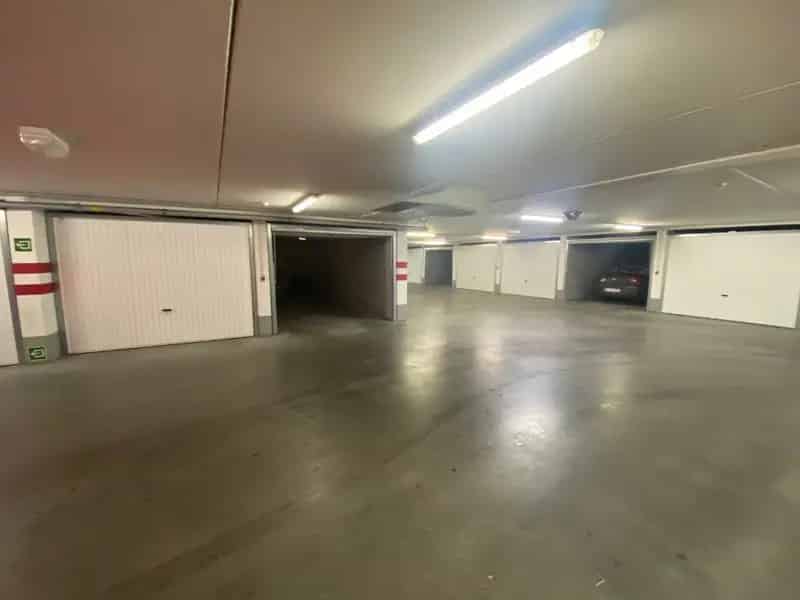 GARAGEBOX IN HET ZOUTE