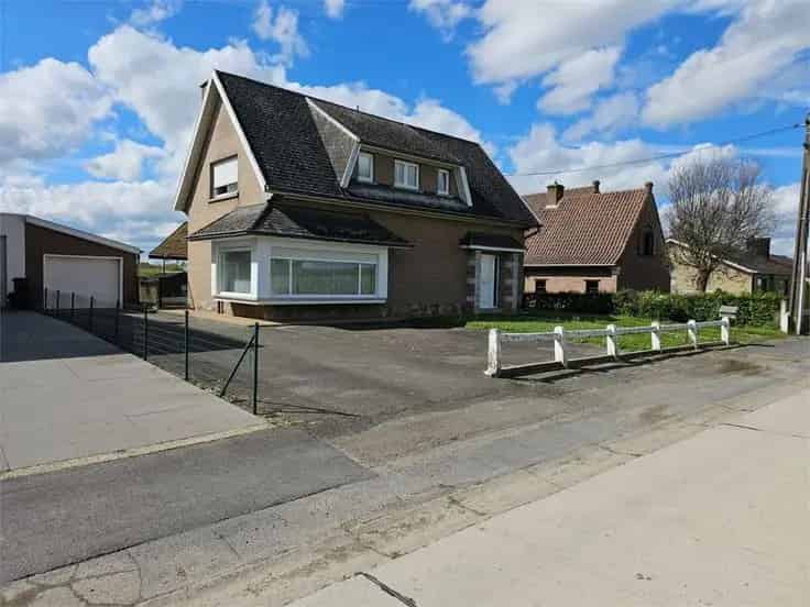 Te renoveren villa Grimmige