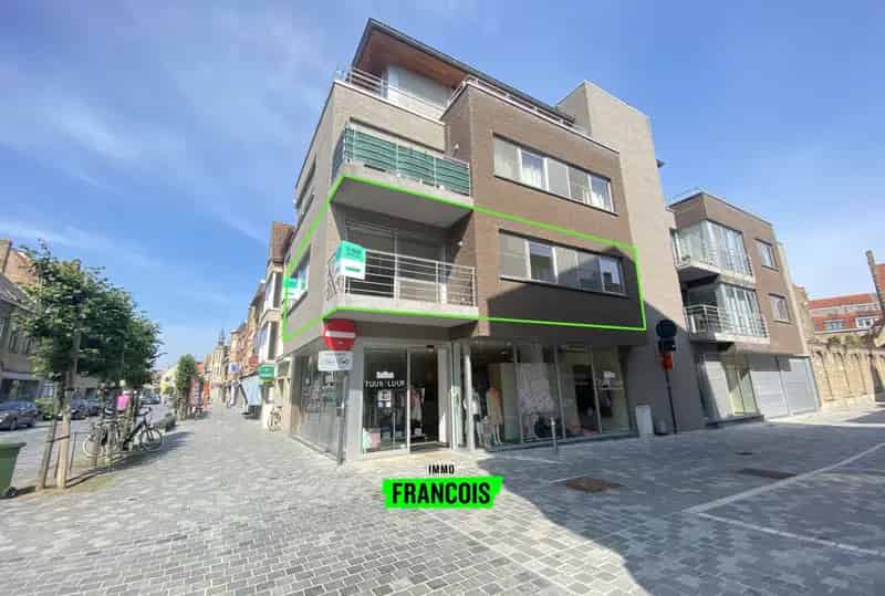 Instapklaar centraal gelegen appartement met 2 slaapkamers te Diksmuide