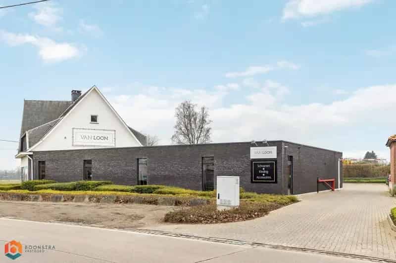 Handelspand op toplocatie met grote visibiliteit en veelzijdige mogelijkheden (1030m2)