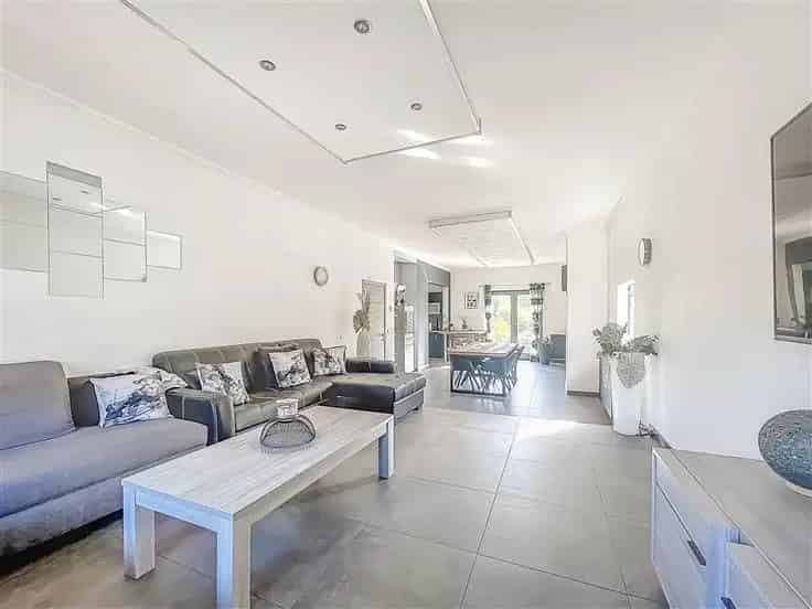 Grote Villa te Koop 5 slaapkamers zwembad