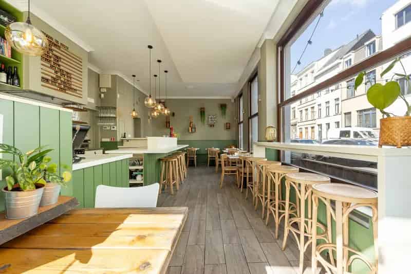 ANTWERPEN ZUID - Commercieel hoekpand met terras